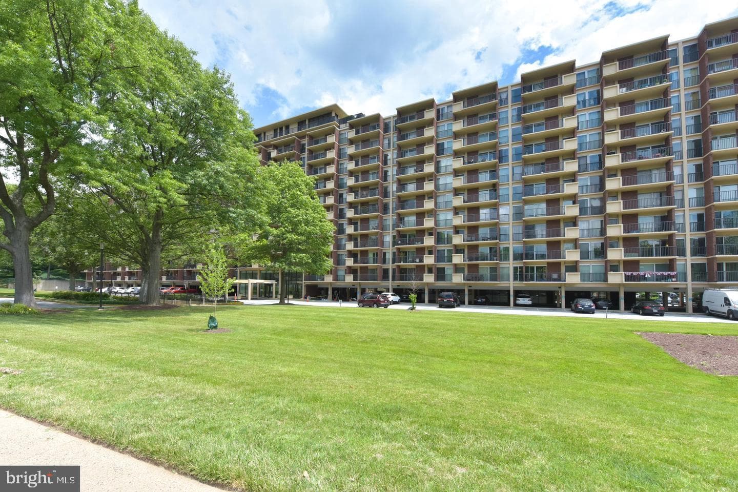 1300 Army Navy Drive #608 photo 37