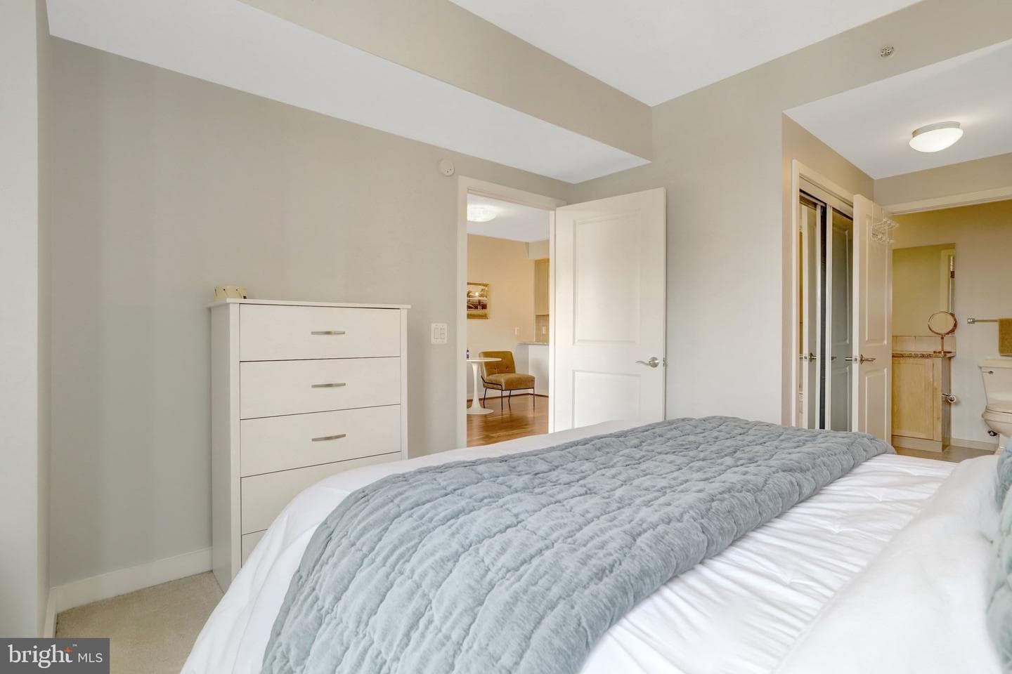 888 N Quincy Street #906 photo 17