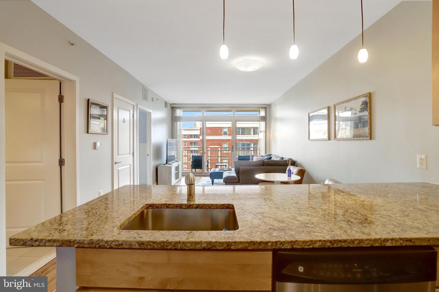 888 N Quincy Street #906 photo 2
