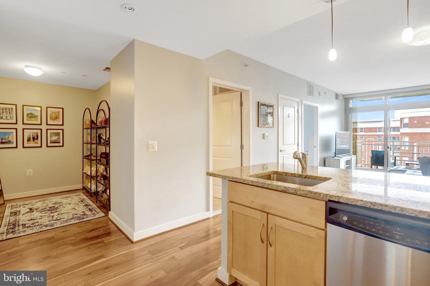 888 N Quincy Street #906 photo 4