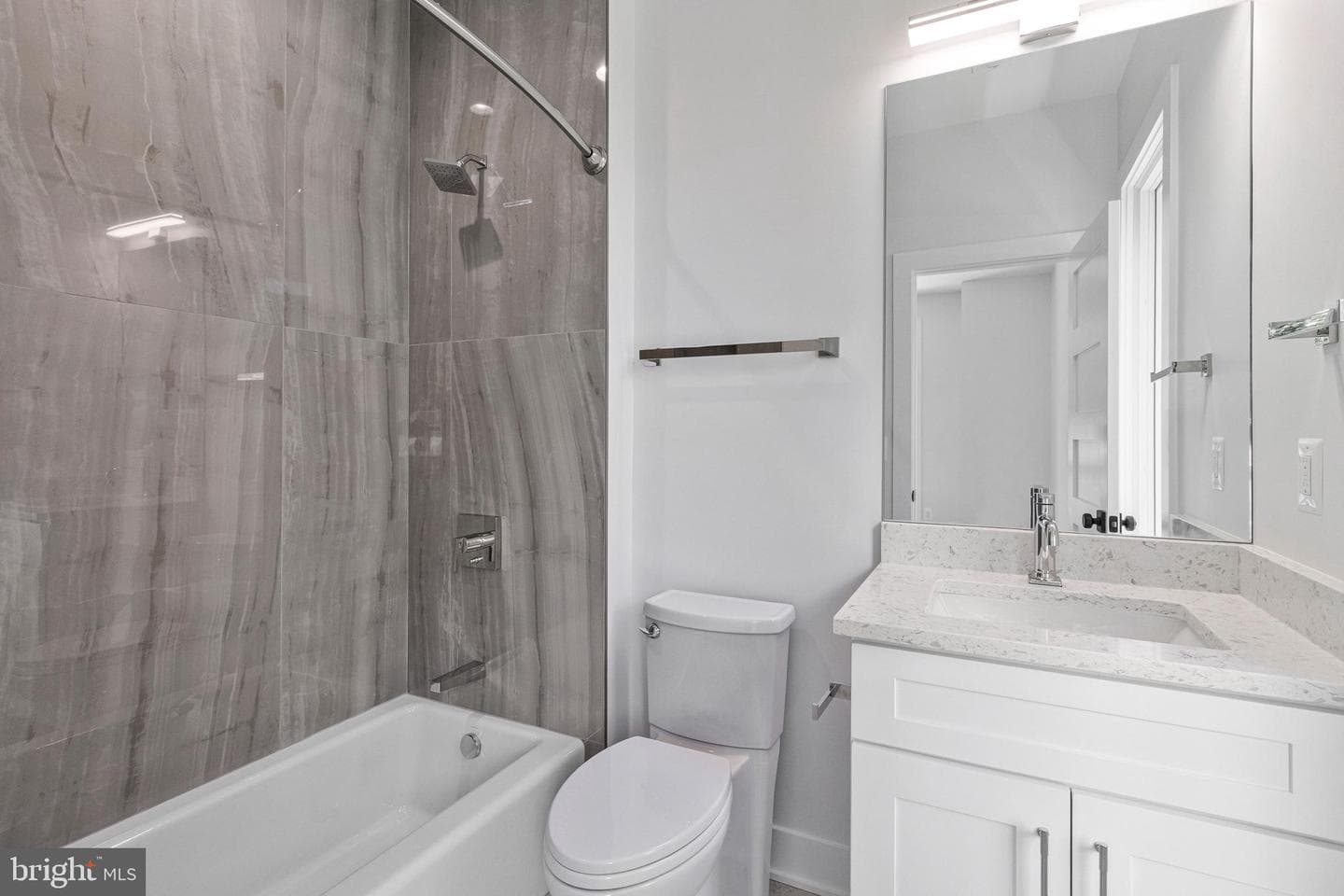 2816 N Jefferson Street photo 36