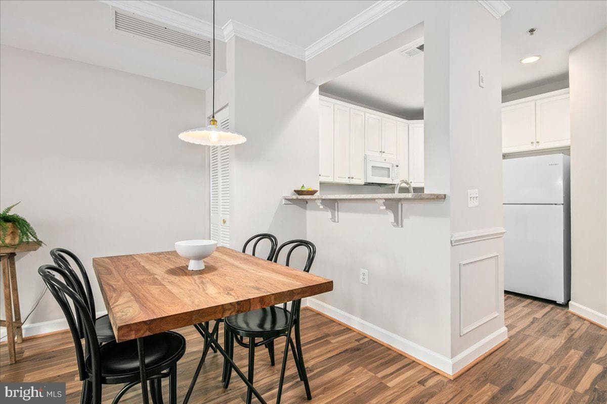 2330 14th Street N #207 photo 6