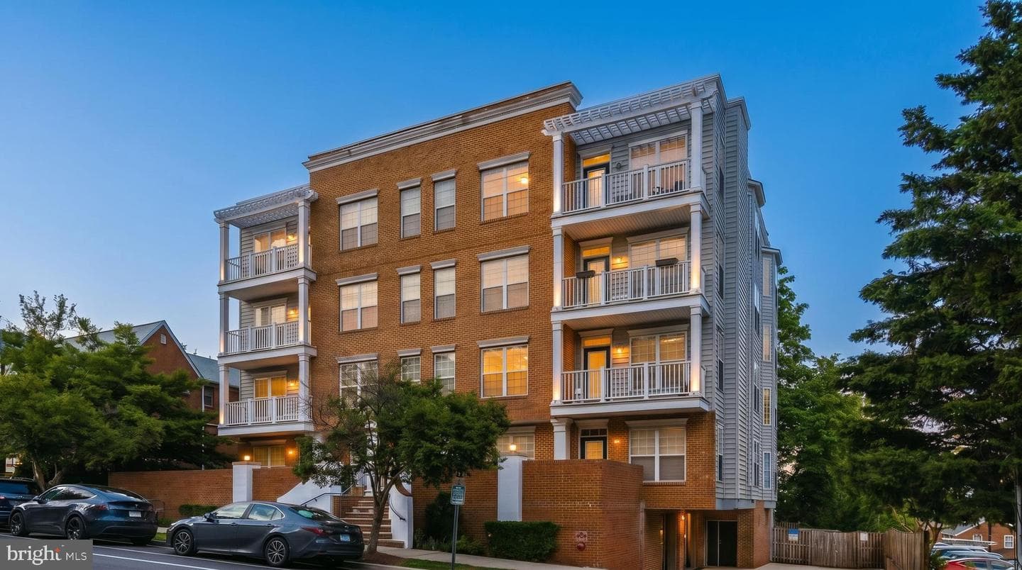 1423 N Rhodes Street #201 photo 2