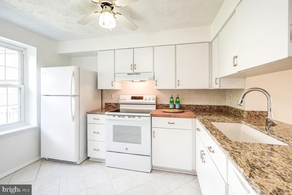 2880 S Meade Street photo 4