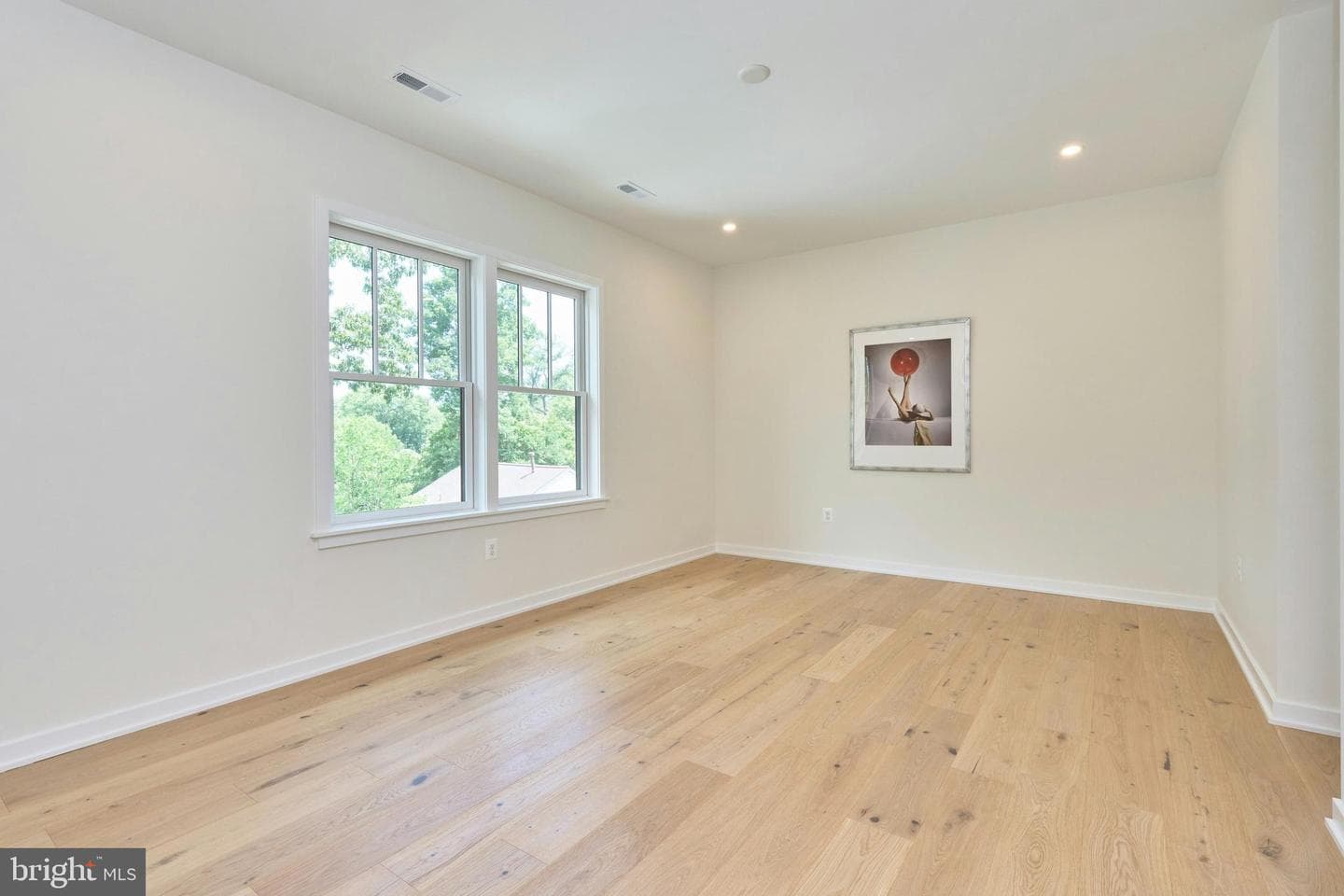 409 Jackson Street N photo 23