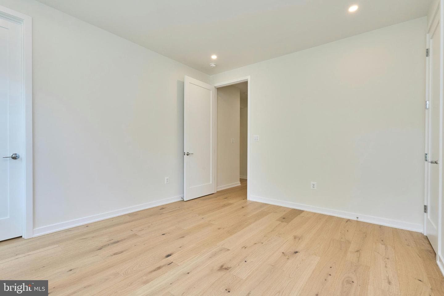 409 Jackson Street N photo 41