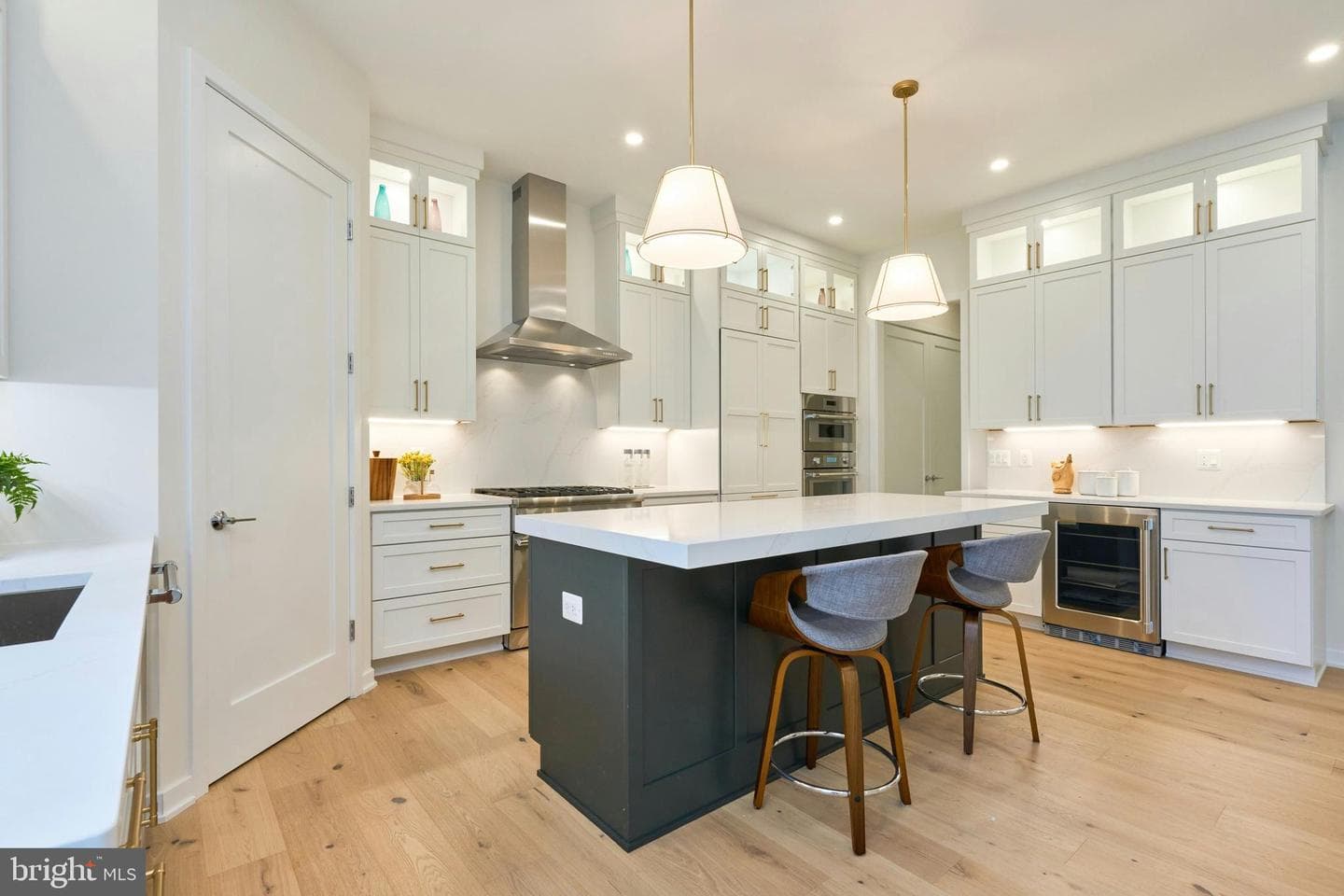 409 Jackson Street N photo 8