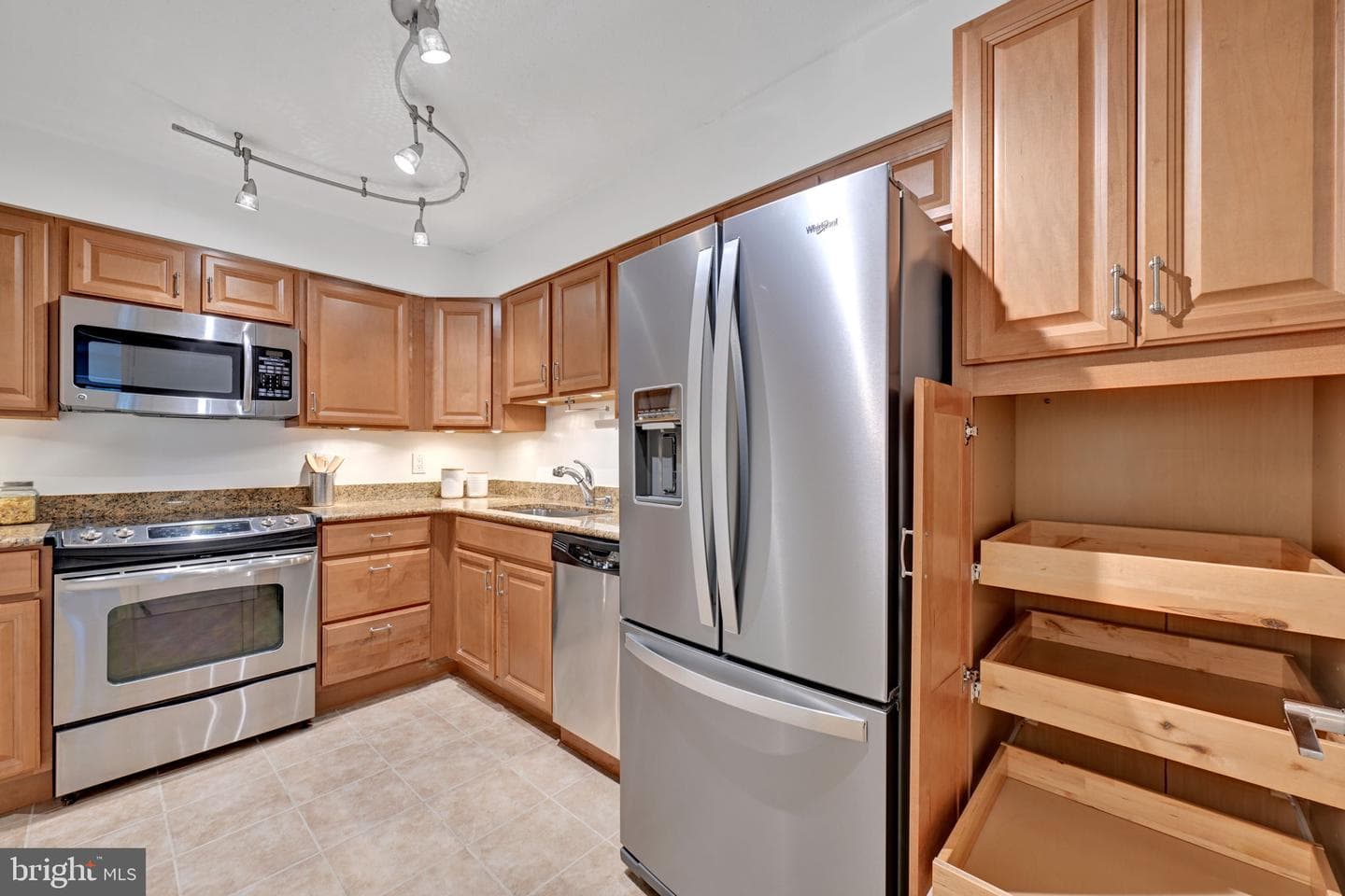 1600 N Oak St # 423 photo 15