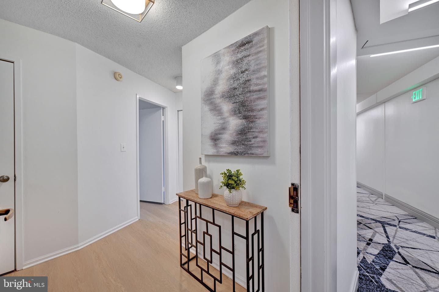 1600 N Oak St # 423 photo 3