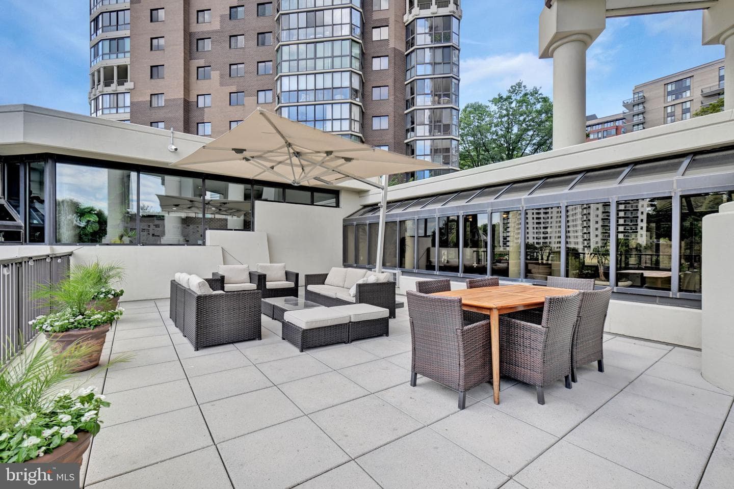 1600 N Oak St # 423 photo 33