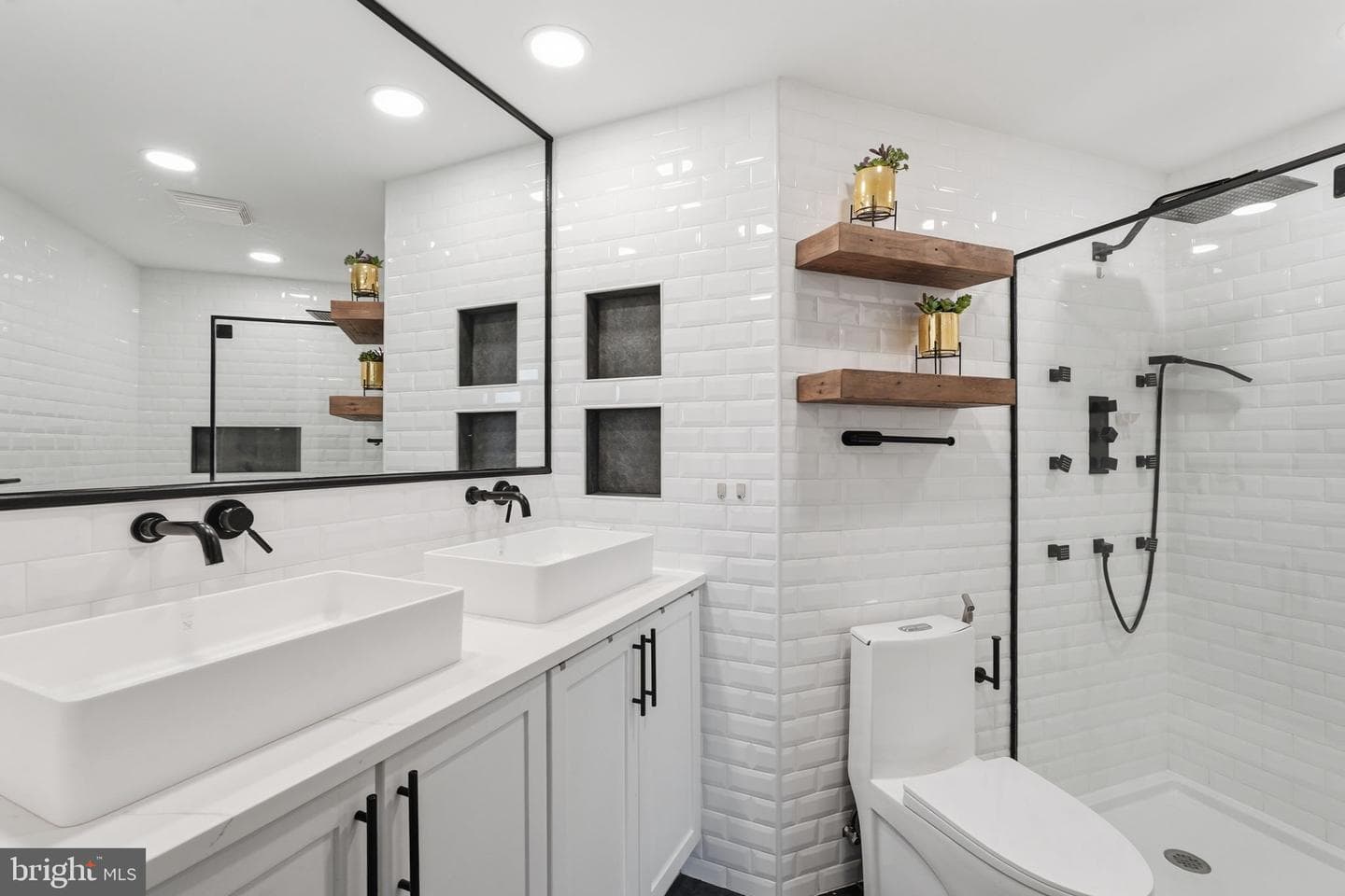 888 N Quincy Street #1901 photo 29