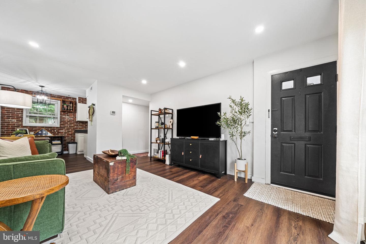 2717 S Walter Reed Drive #a photo 2