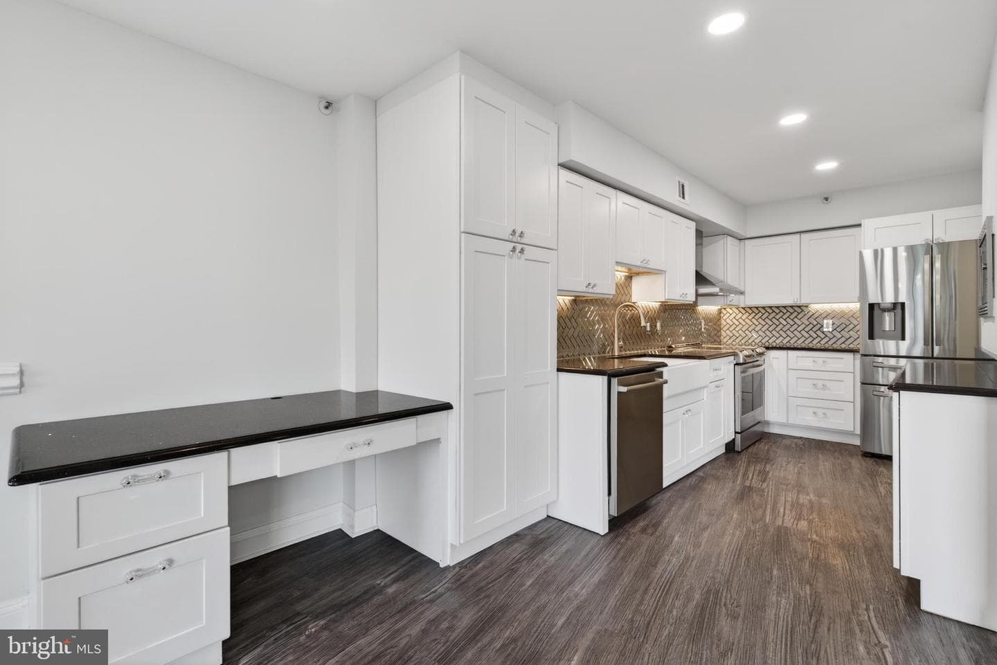 1300 Crystal Dr # 1107S photo 16