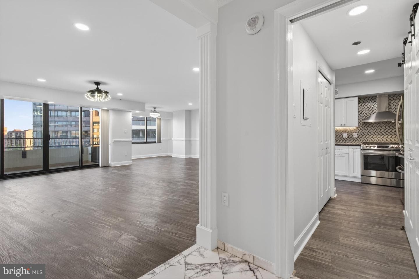 1300 Crystal Dr # 1107S photo 3