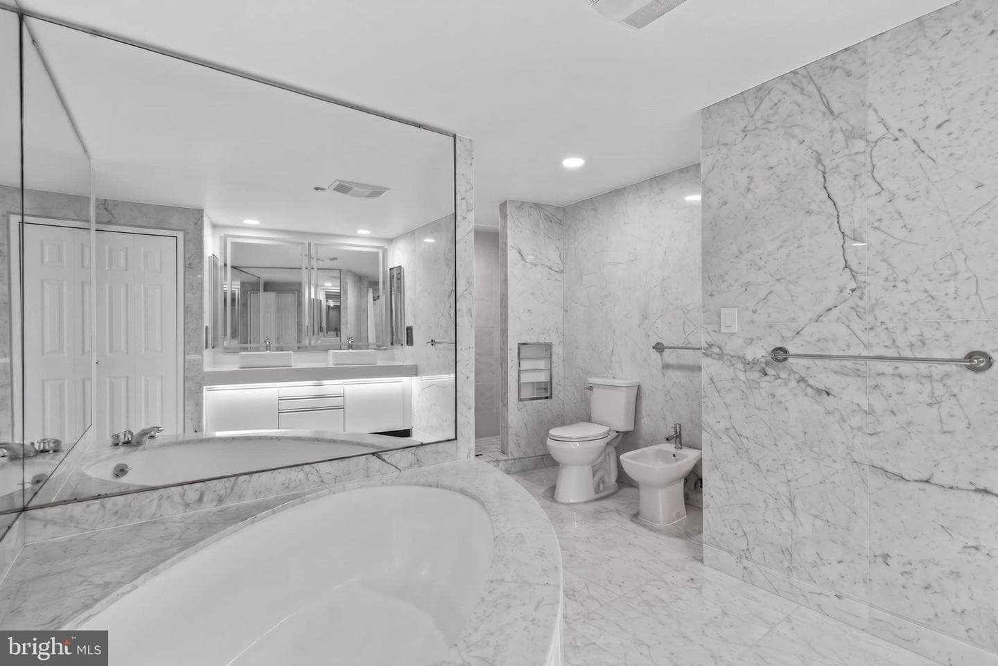 1300 Crystal Dr # 1107S photo 34