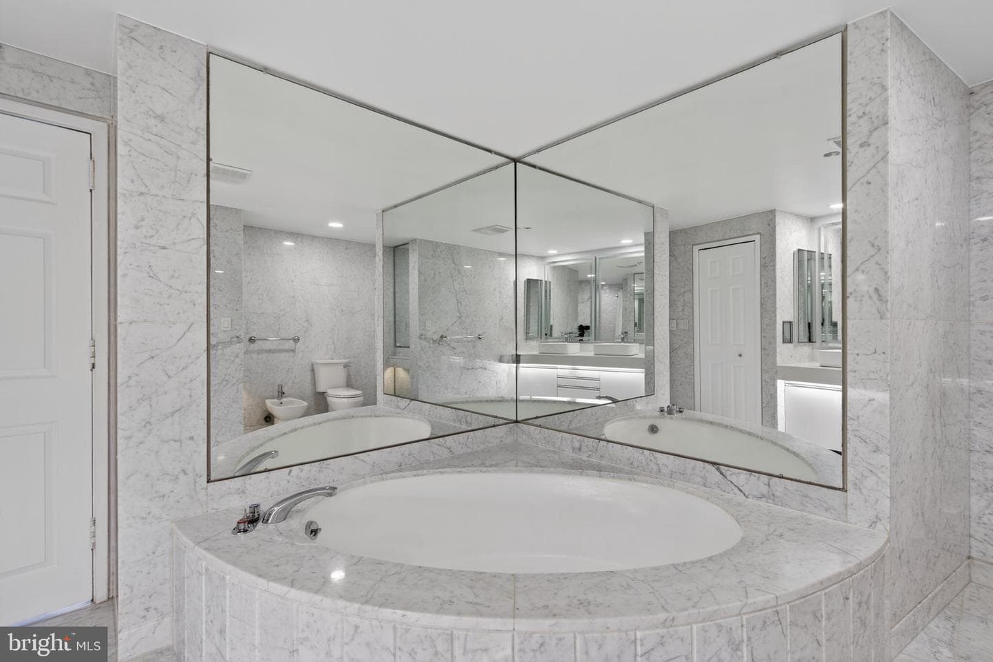 1300 Crystal Dr # 1107S photo 35