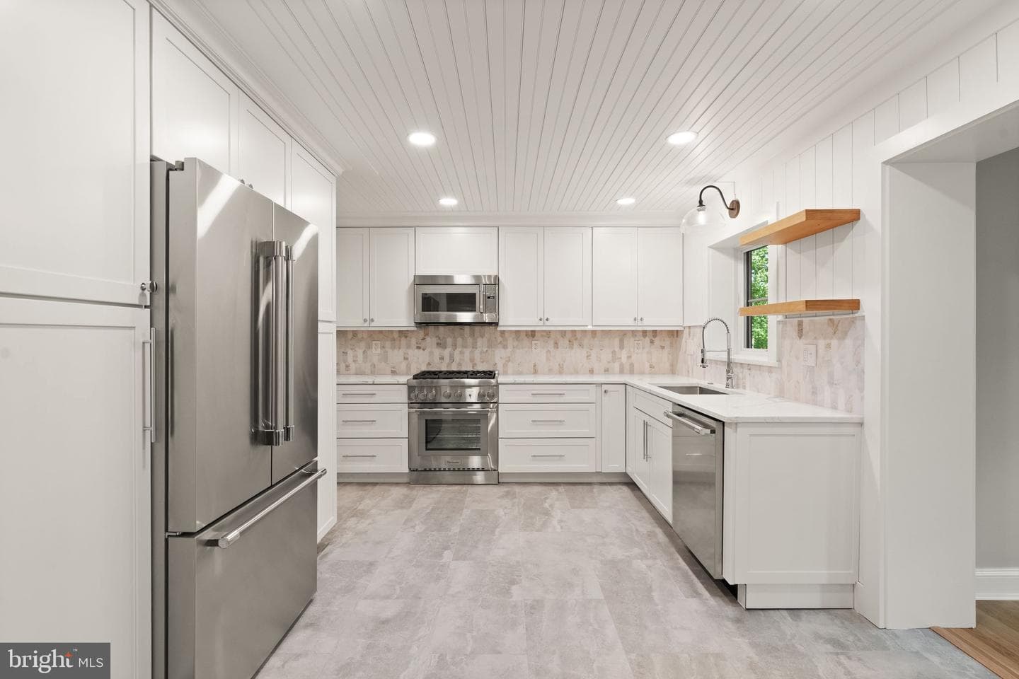 3667 N Harrison Street photo 17