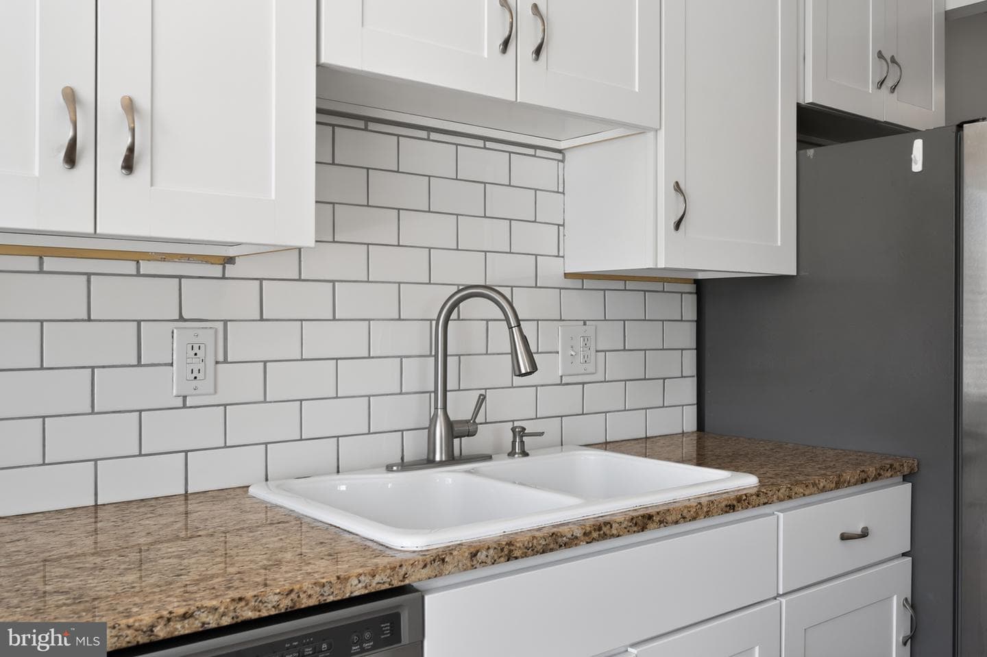 1600 N Oak Street #603 photo 29