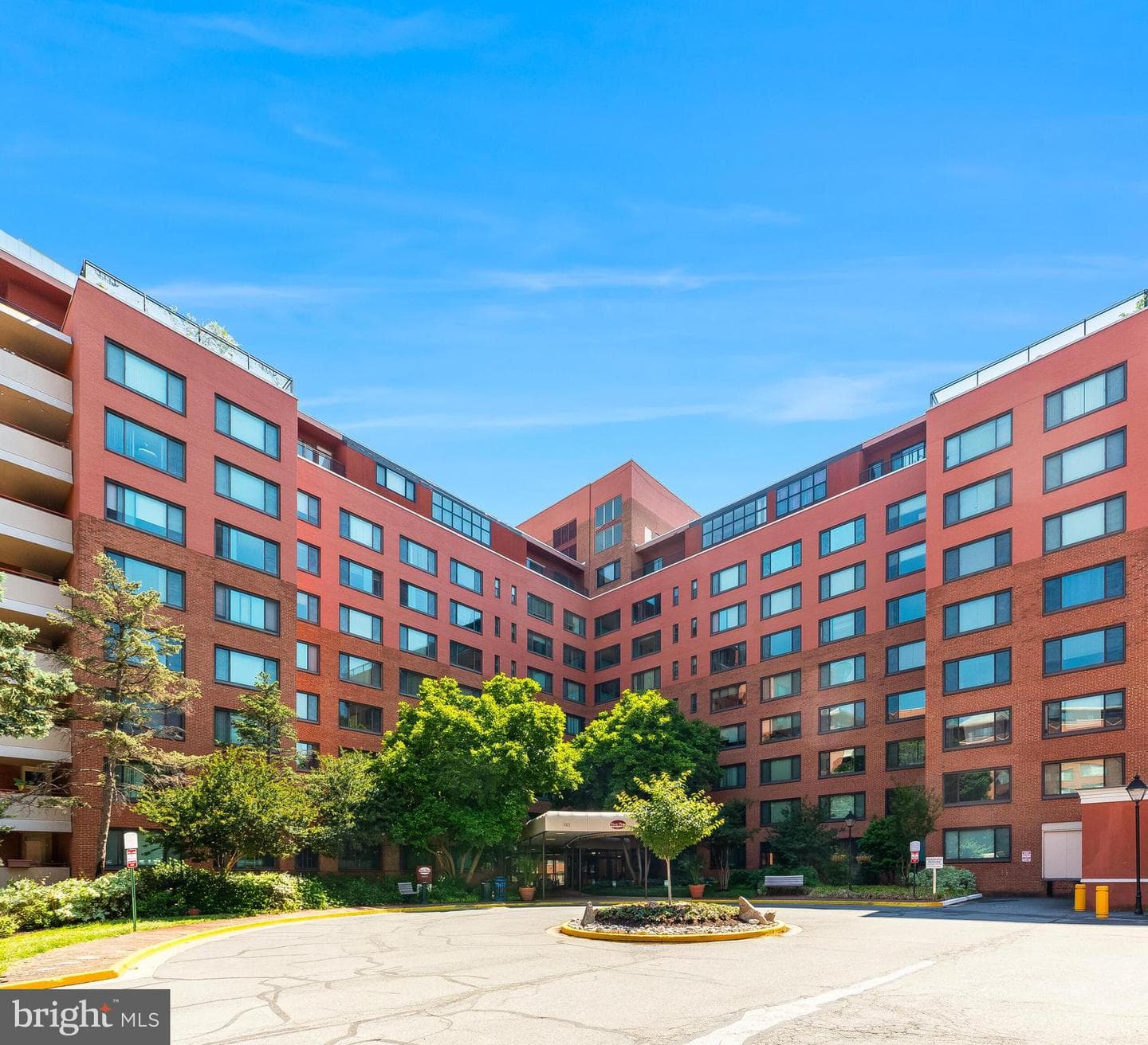 1021 Arlington Boulevard #742 photo 27
