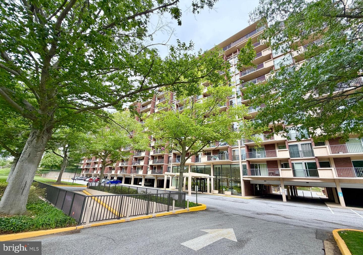 1300 Army Navy Drive #823 photo 28