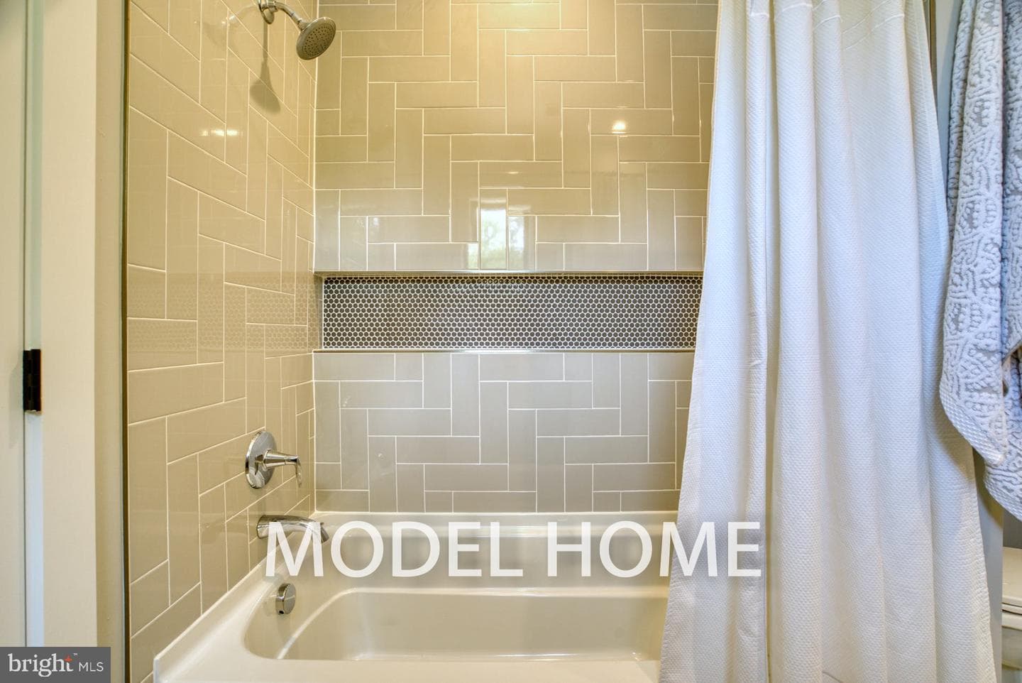4143 N Richmond Street photo 30
