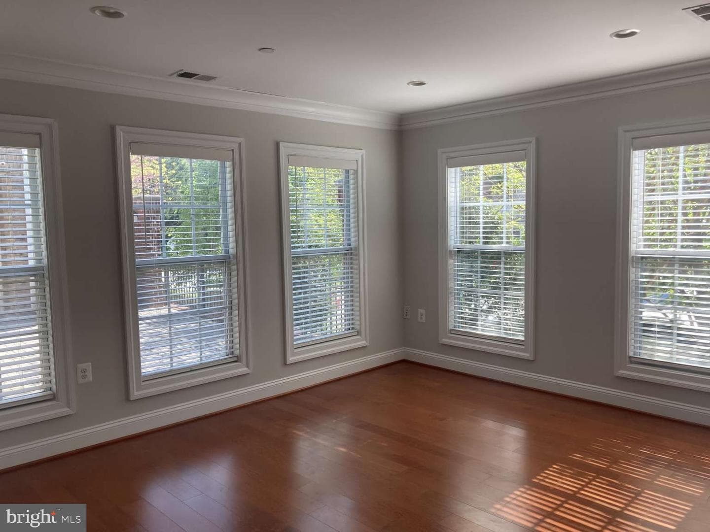 805 N Woodrow Street photo 3
