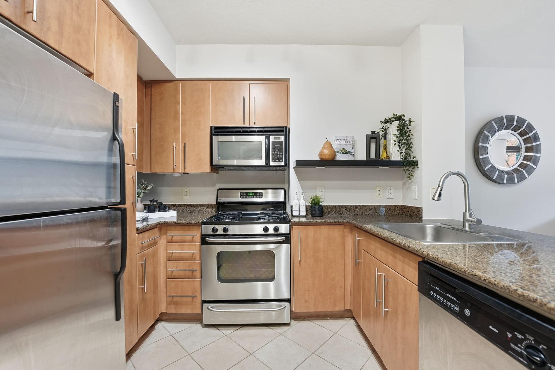 1021 N Garfield St # 233 photo 10