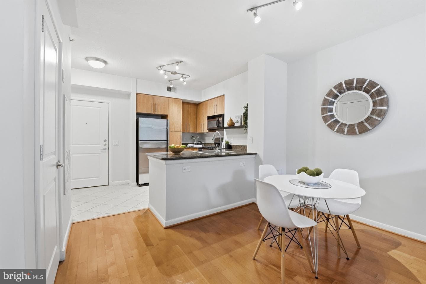 1021 N Garfield St # 233 photo 14