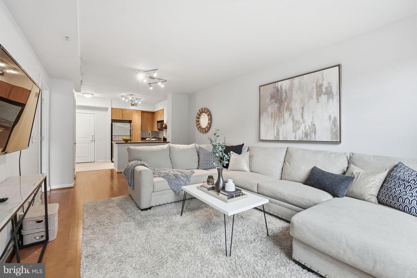 1021 N Garfield St # 233 photo 17