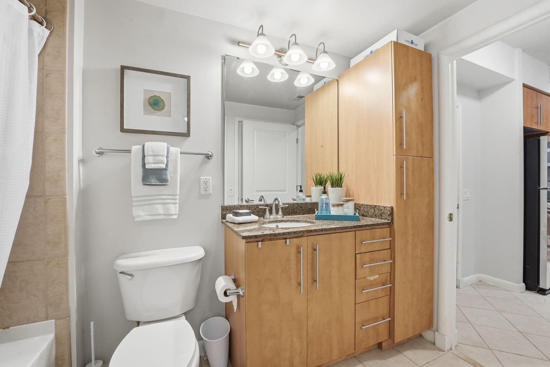 1021 N Garfield St # 233 photo 20