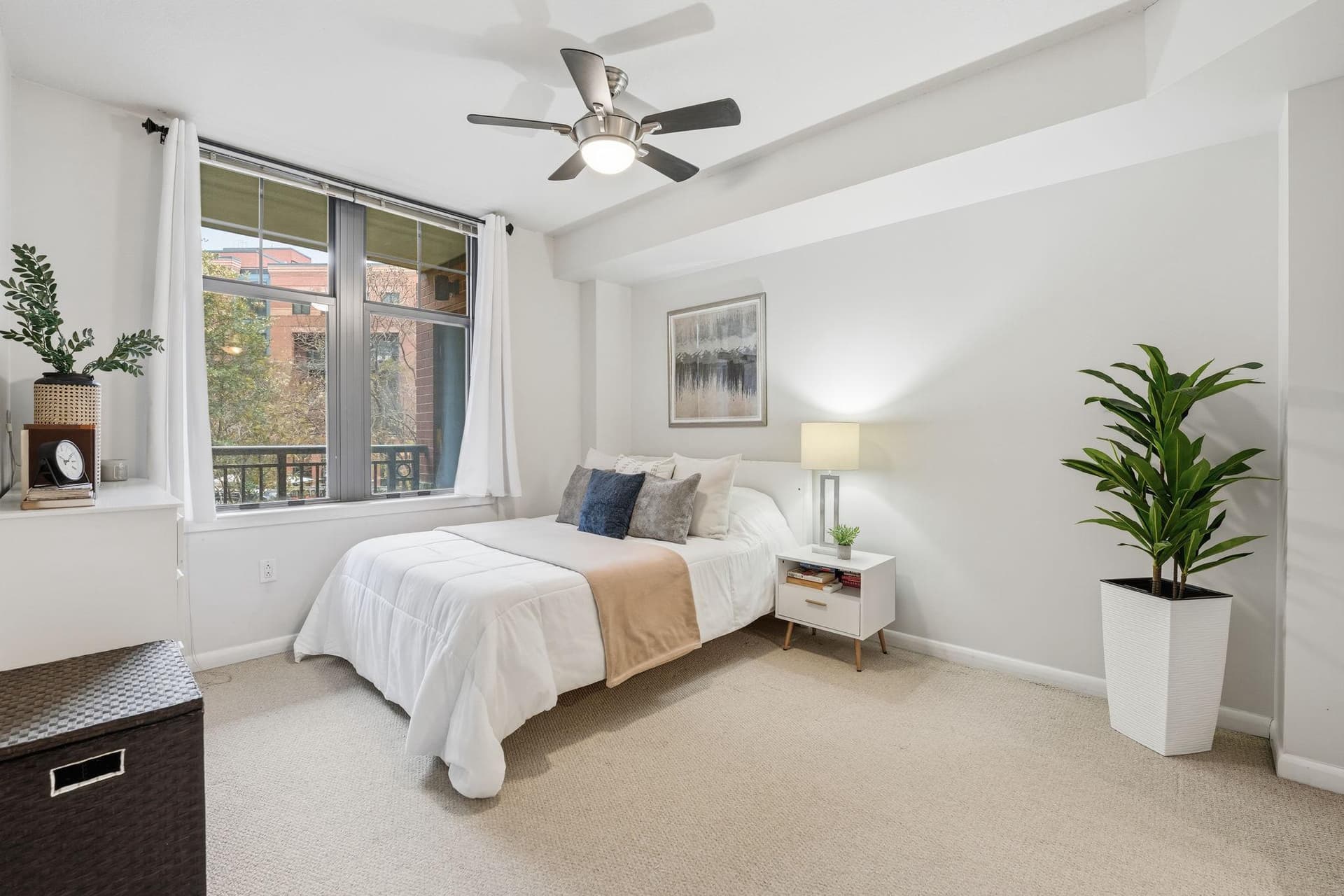 1021 N Garfield St # 233 photo 23