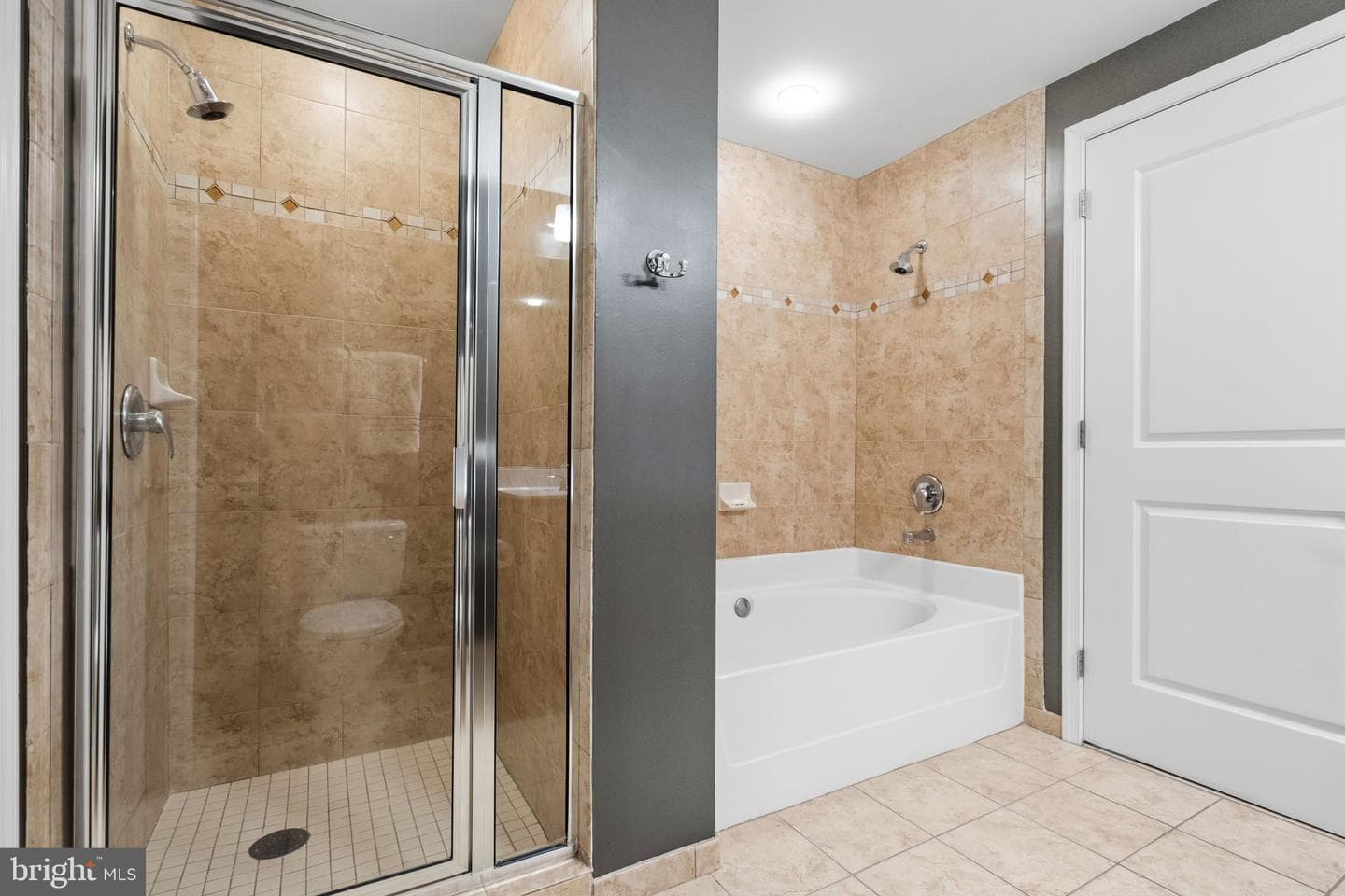 2720 S Arlington Mill Dr # 616 photo 29