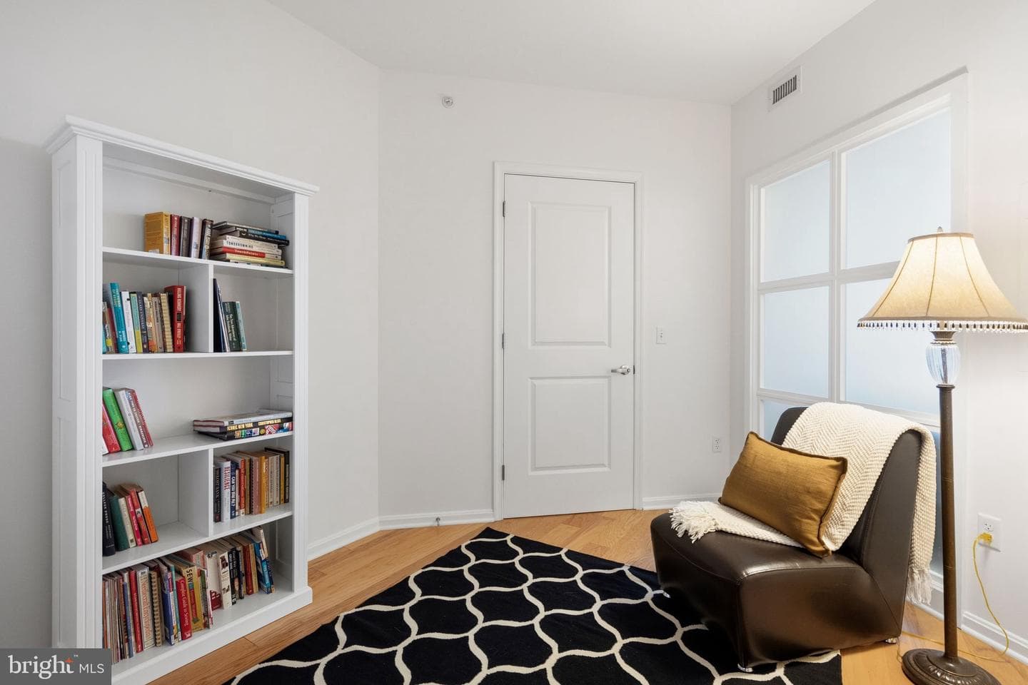 2720 S Arlington Mill Dr # 616 photo 41