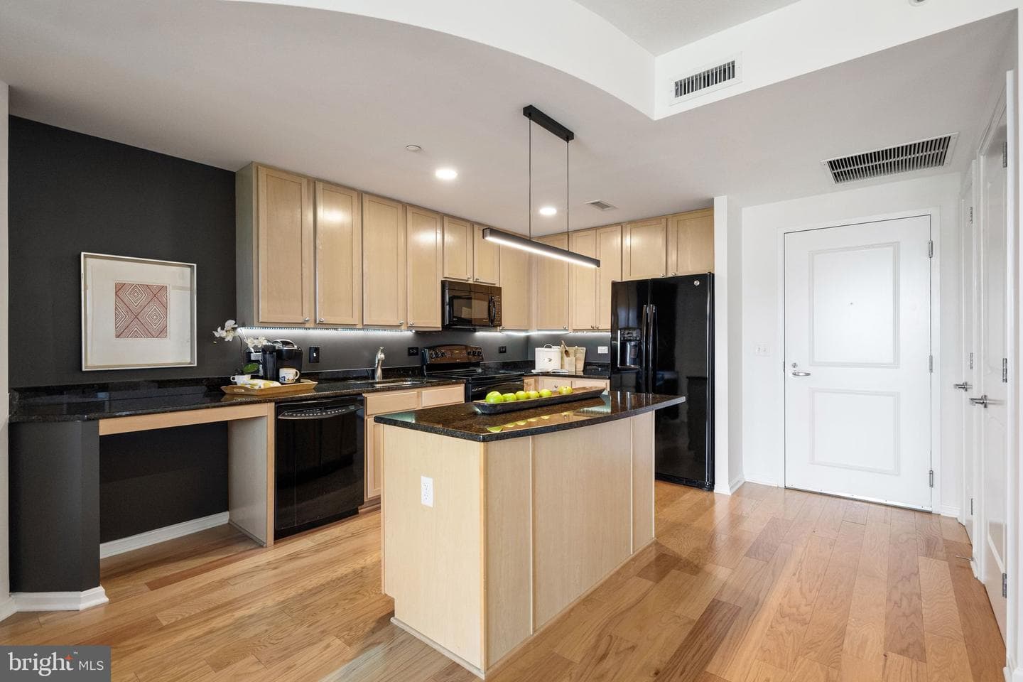 2720 S Arlington Mill Dr # 616 photo 8