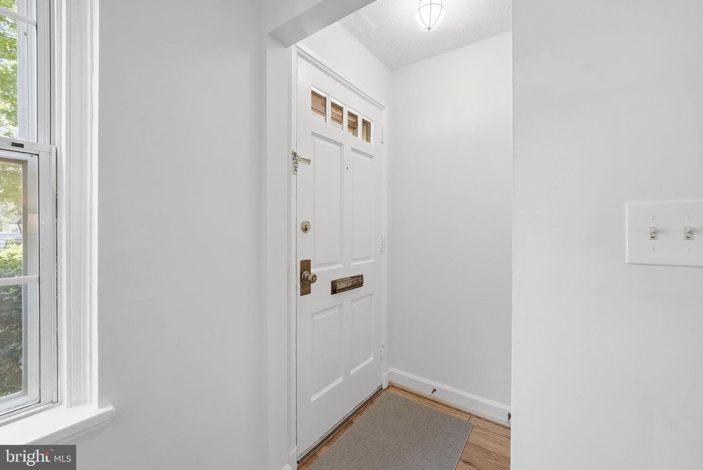 3063 S Buchanan Street photo 3