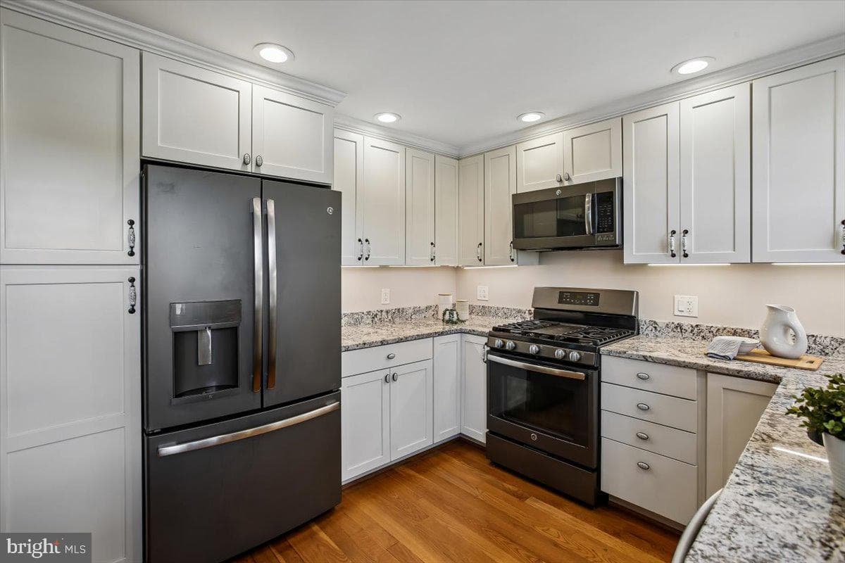 3804 Kemper Road photo 12