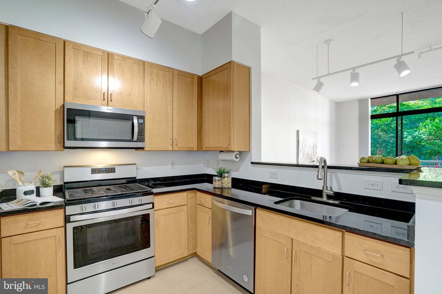 1201 N Garfield Street #202 photo 11