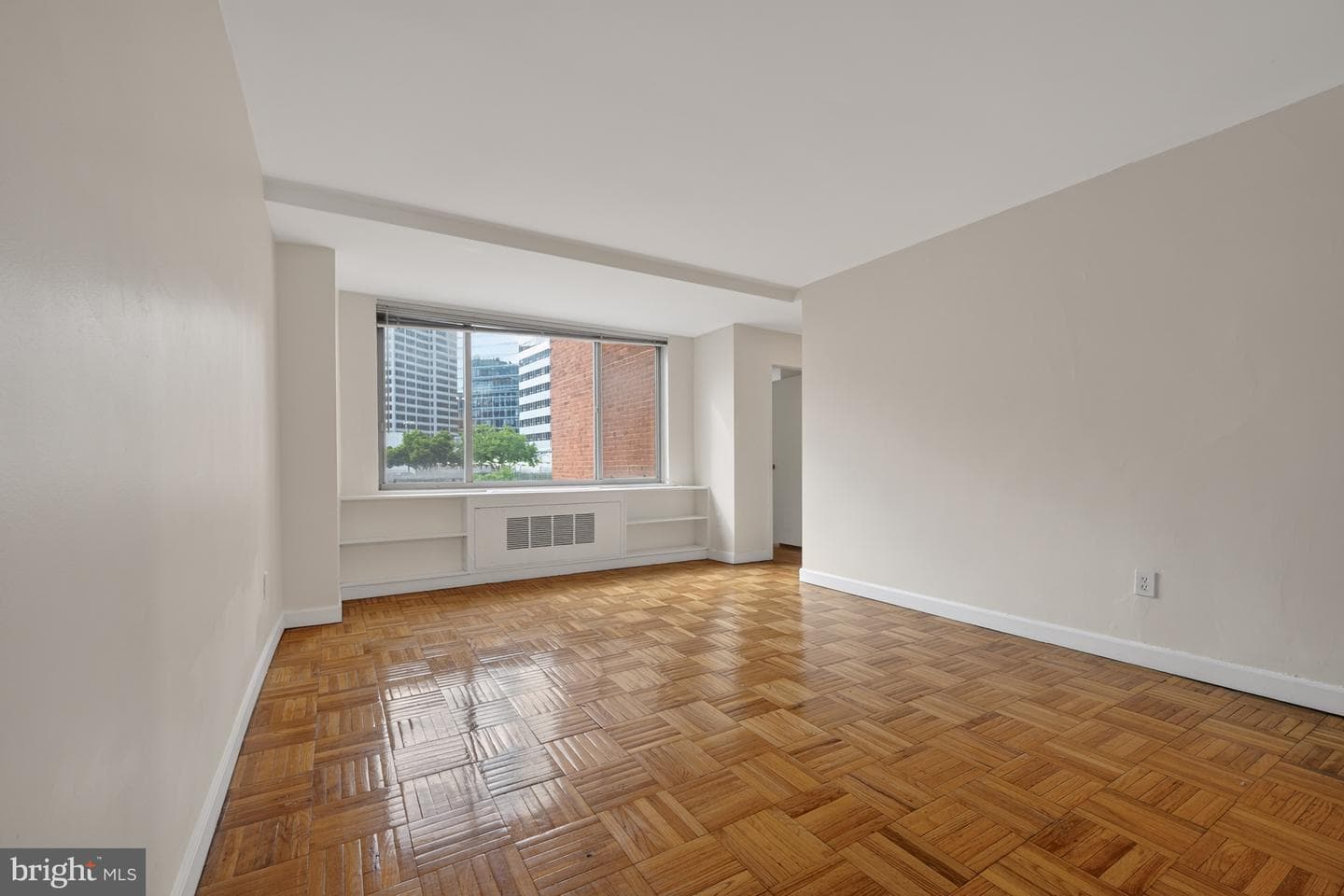1121 Arlington Boulevard #520 photo 3