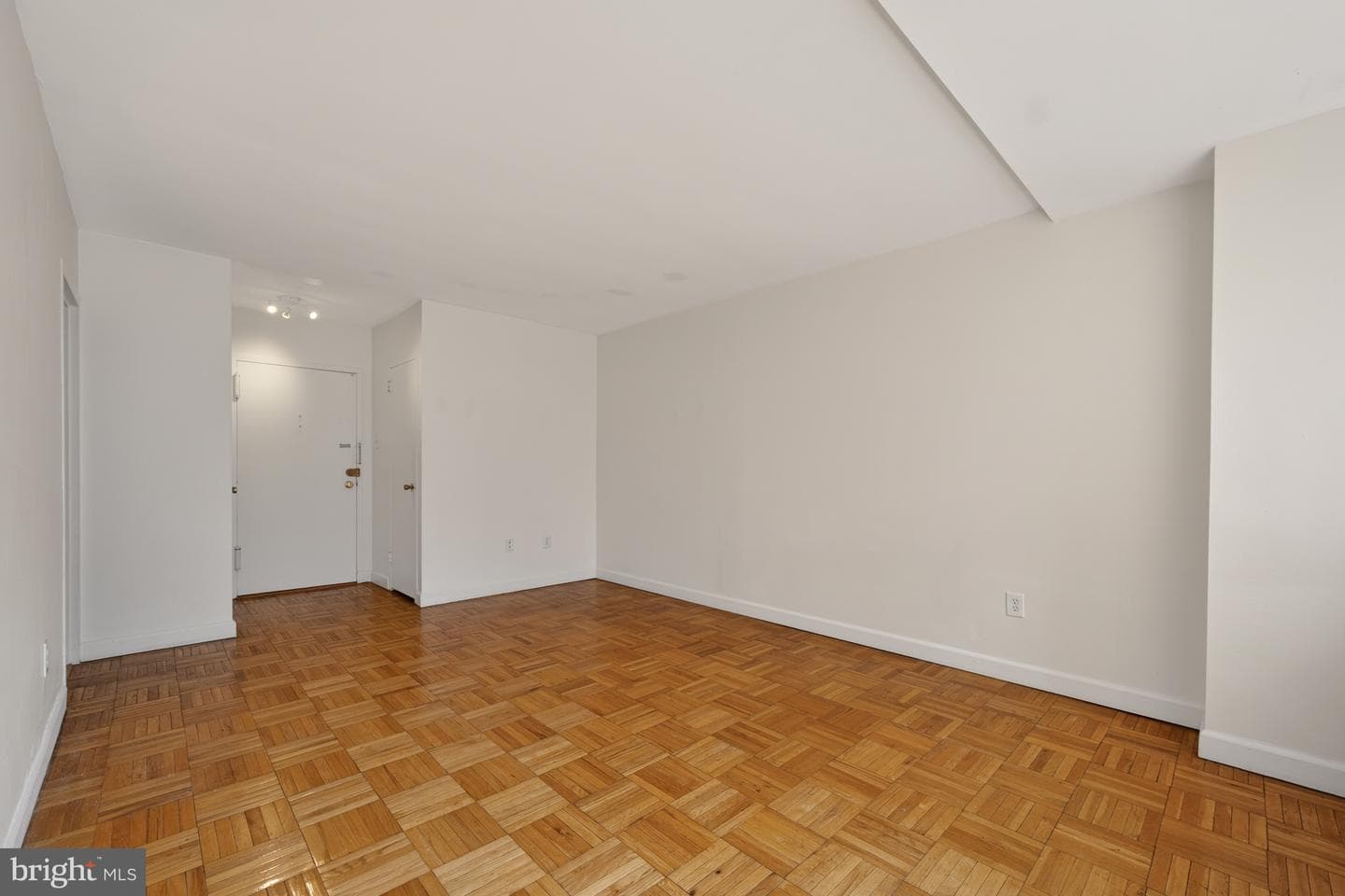 1121 Arlington Boulevard #520 photo 8