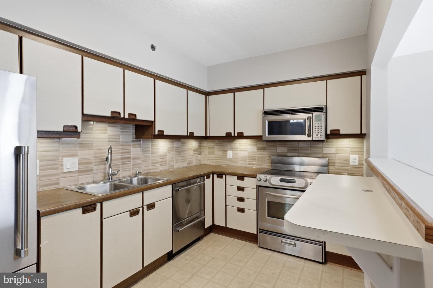 1200 Crystal Dr # 1311 photo 16