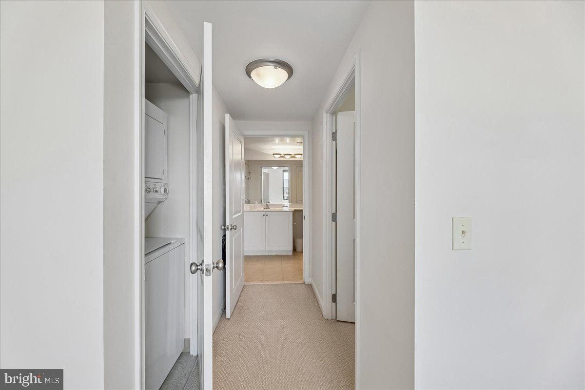 851 N Glebe Road #1003 photo 14