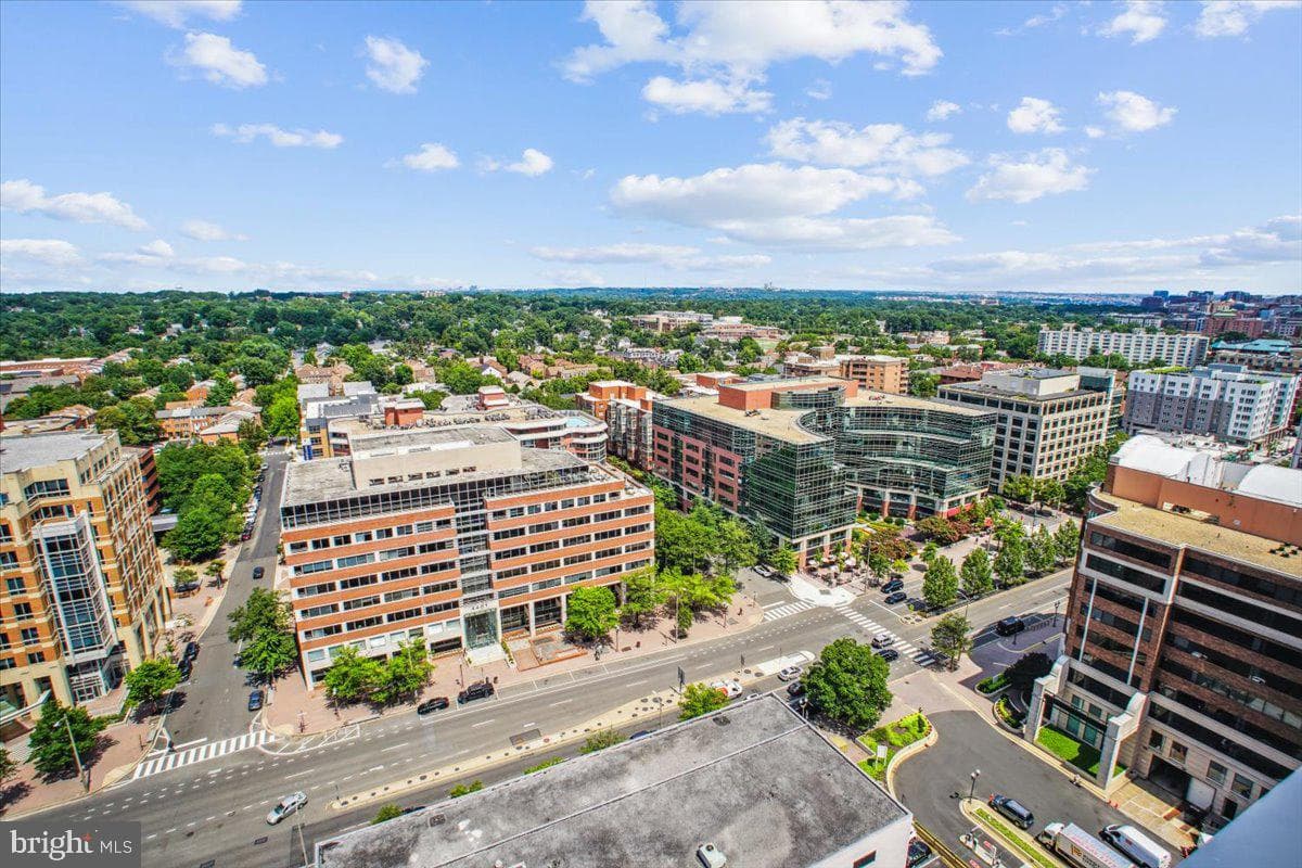 851 N Glebe Road #1003 photo 59