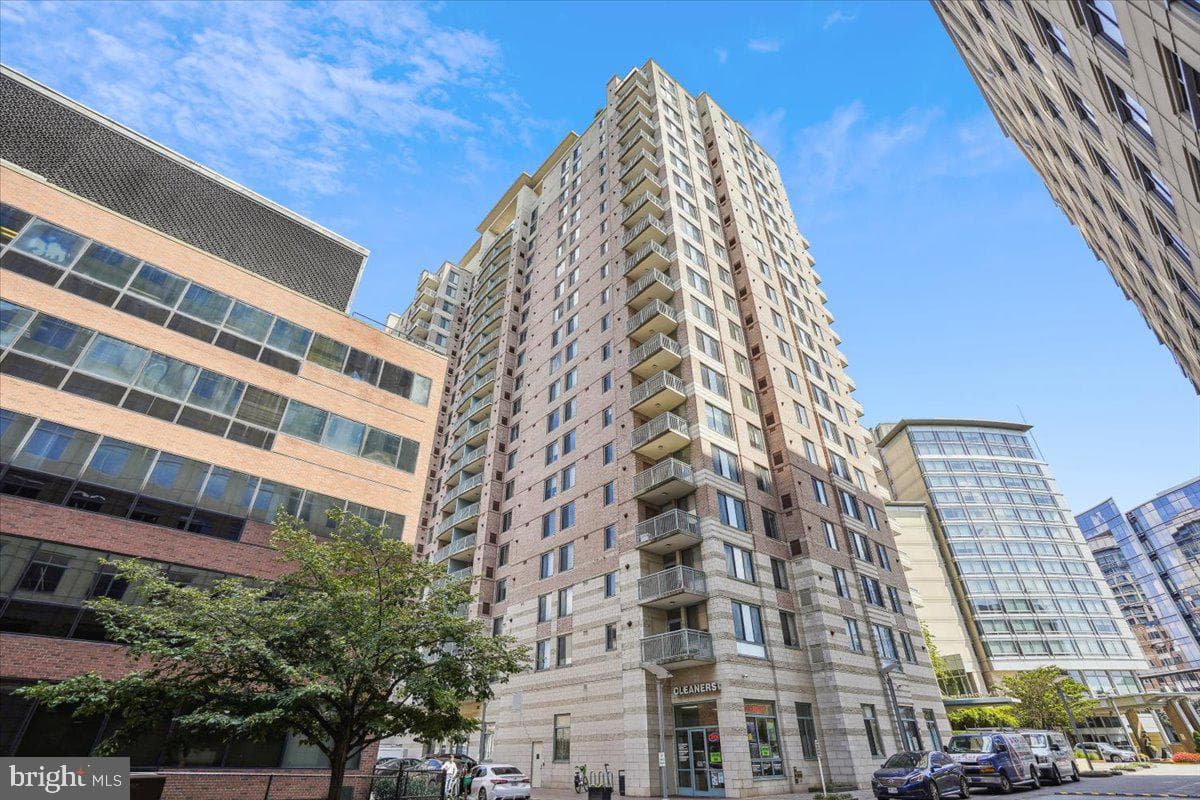 851 N Glebe Road #1003 photo 60
