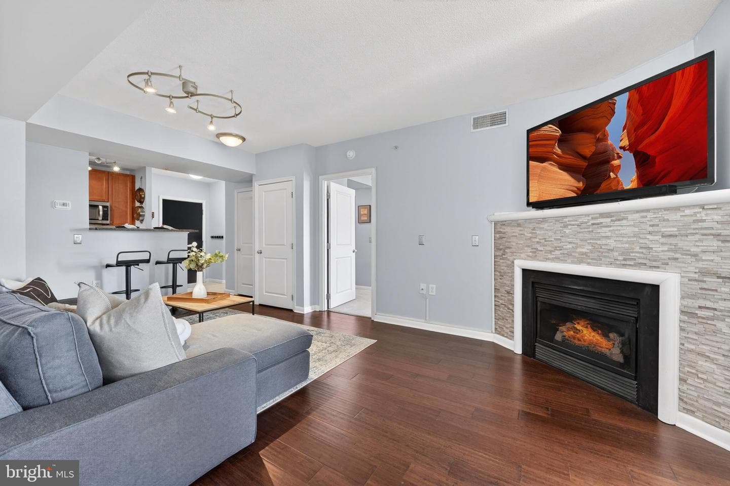 851 N Glebe Road #1301 photo 17