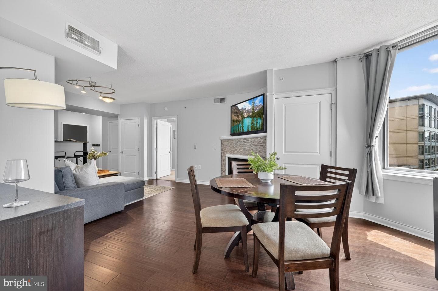 851 N Glebe Road #1301 photo 22
