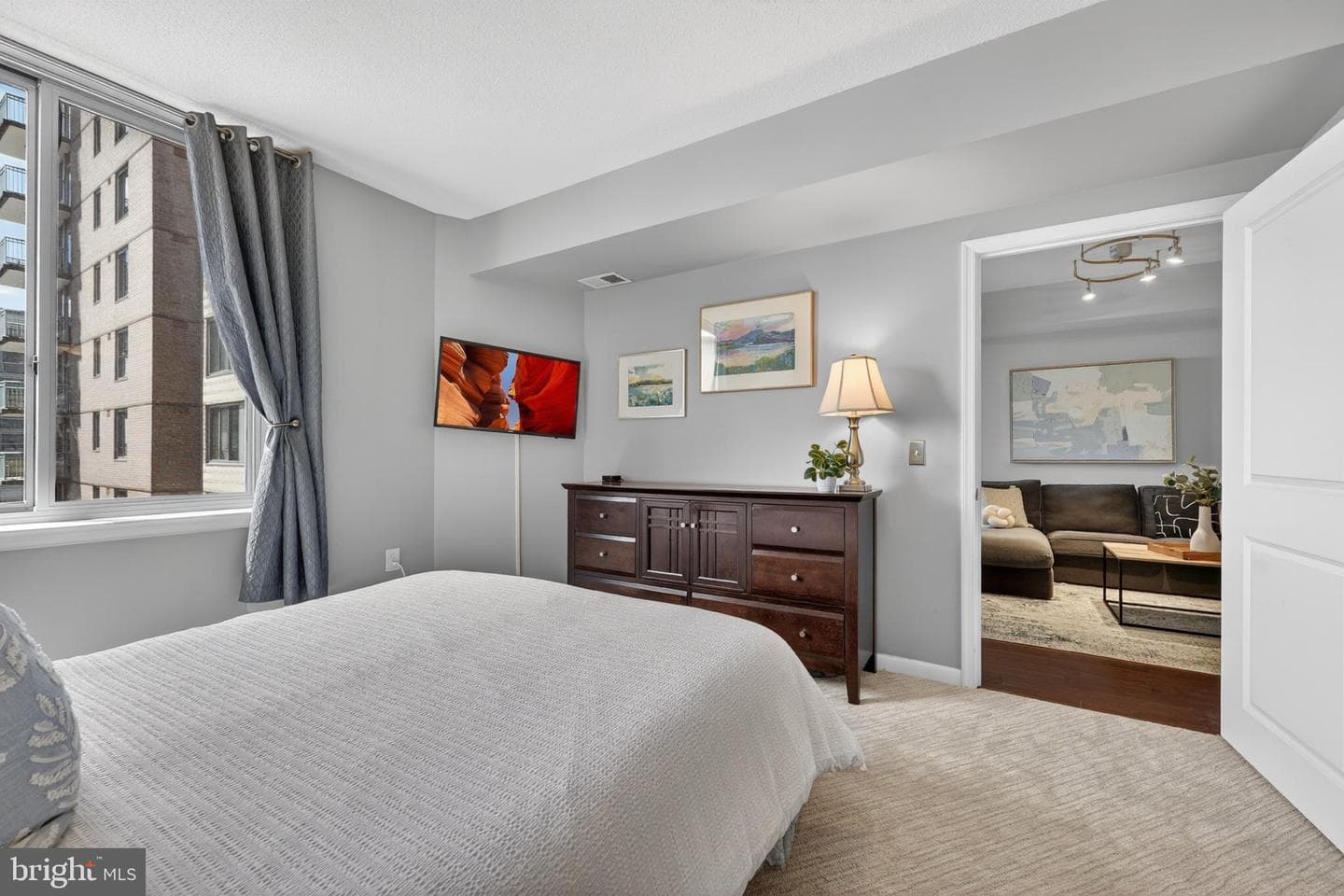 851 N Glebe Road #1301 photo 27