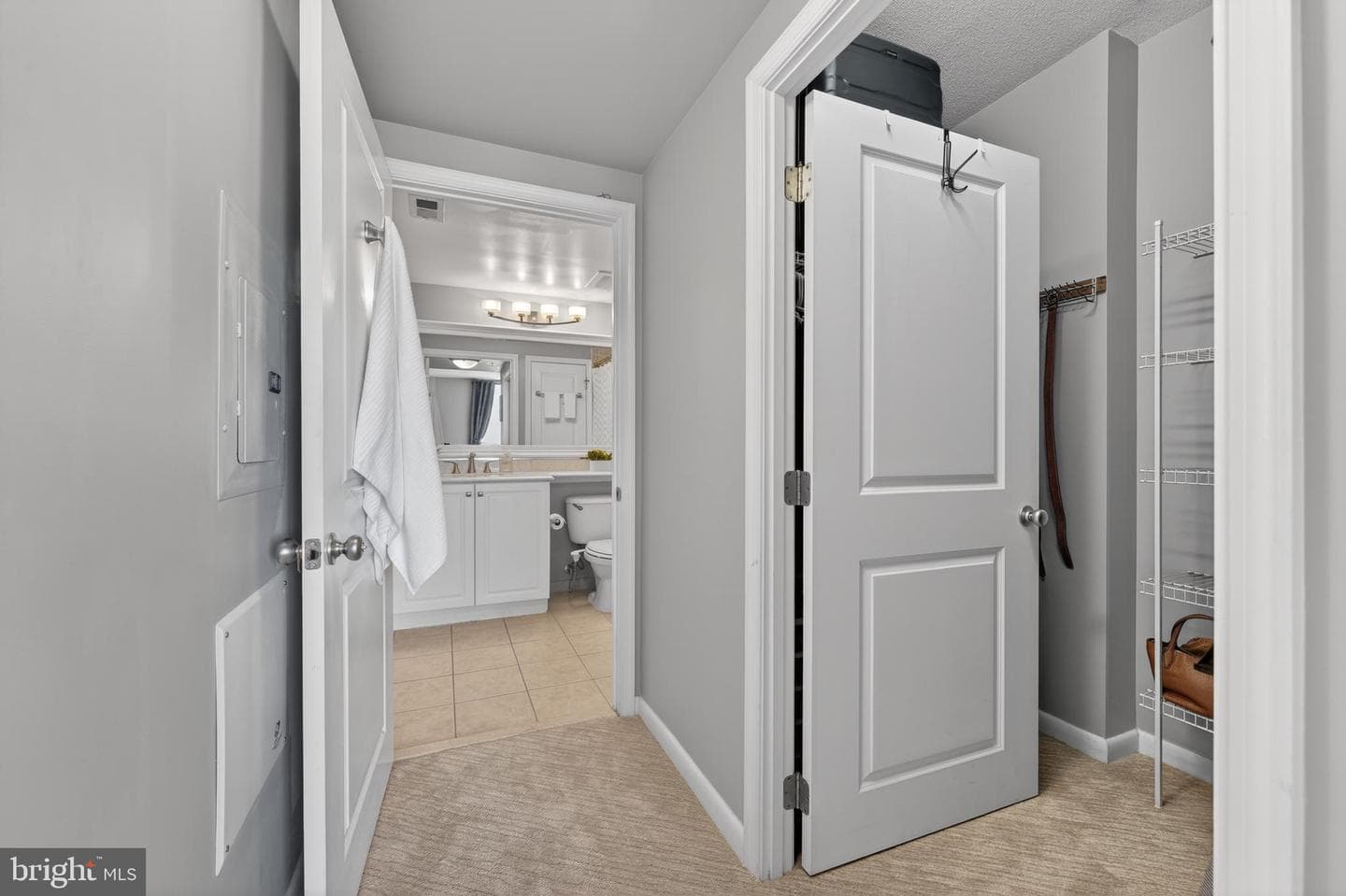 851 N Glebe Road #1301 photo 29