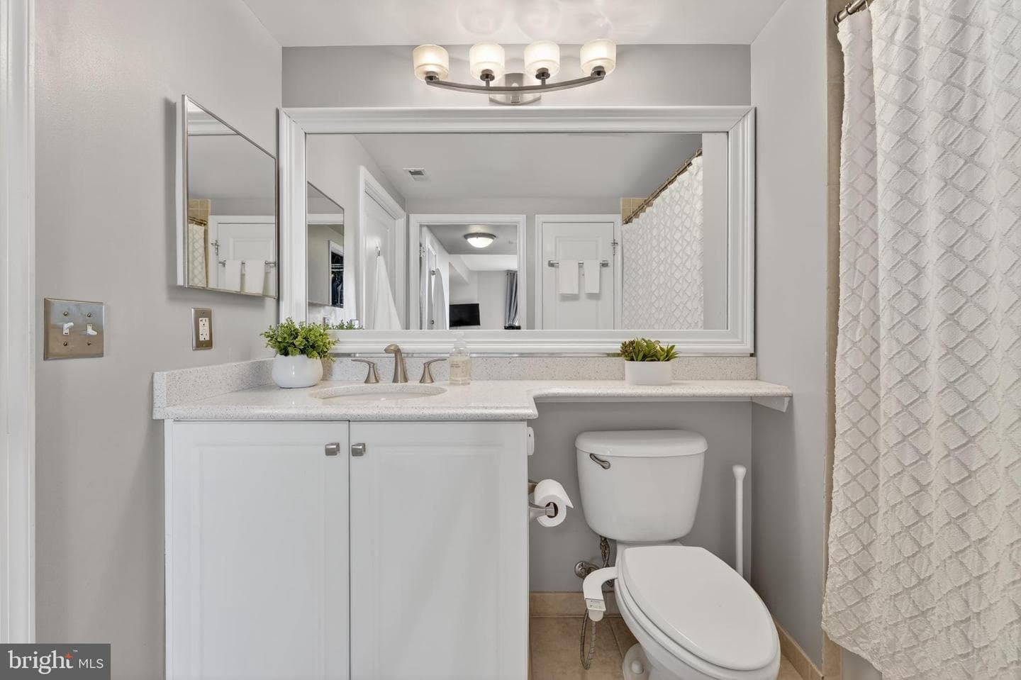851 N Glebe Road #1301 photo 35