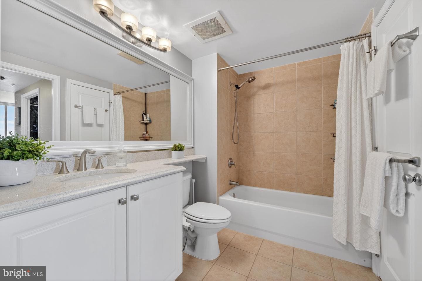 851 N Glebe Road #1301 photo 39