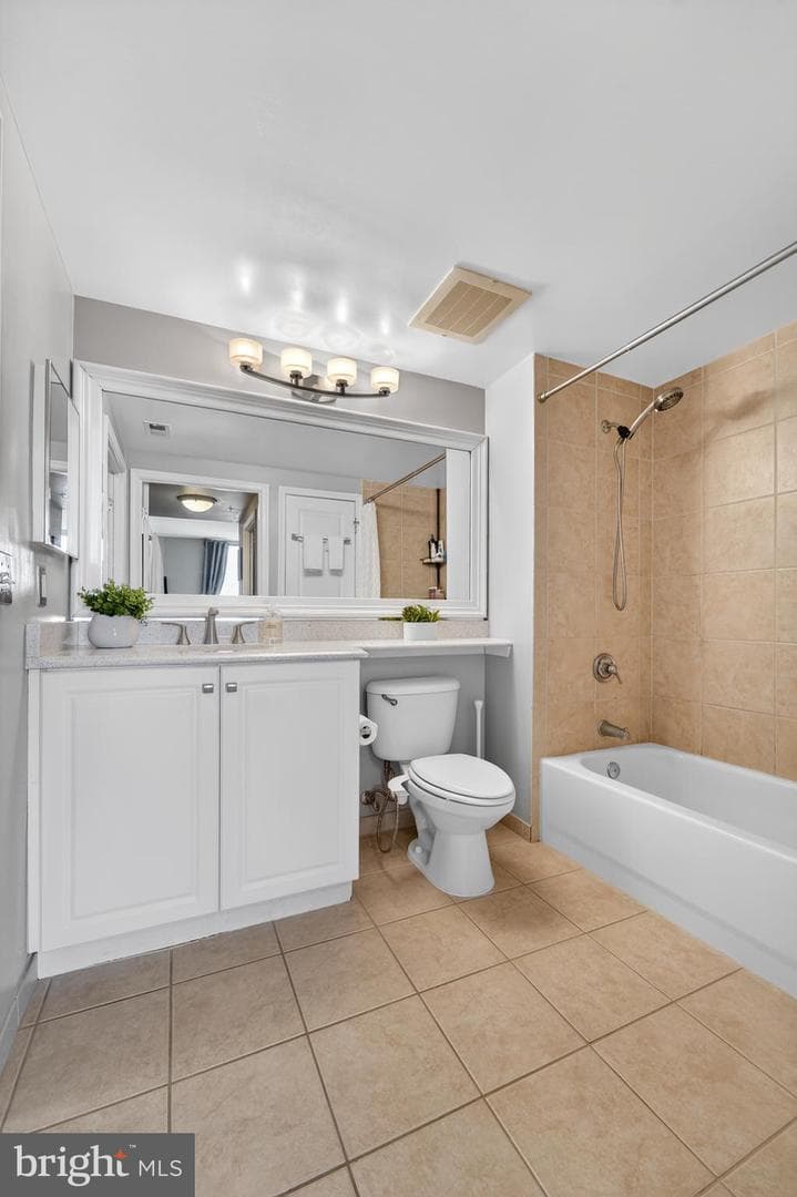 851 N Glebe Road #1301 photo 40